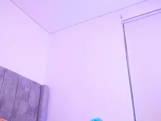 Lara Giraldo's Live Sex Cam Show