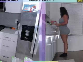 milavalentina's Live Sex Cam Show
