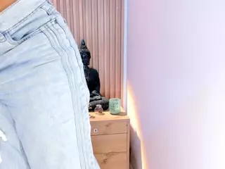 Ameelie's Live Sex Cam Show