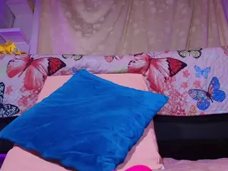 emyli_sw's Live Sex Cam Show