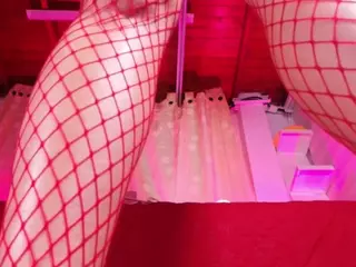 emyli_sw's Live Sex Cam Show