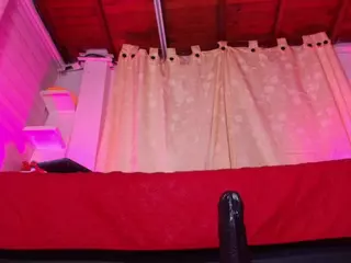 emyli_sw's Live Sex Cam Show