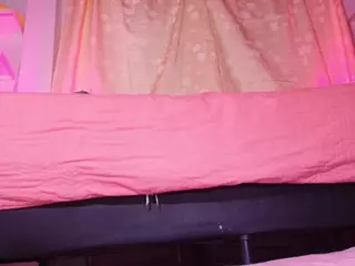 emyli_sw's Live Sex Cam Show