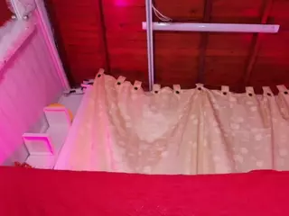 emyli_sw's Live Sex Cam Show