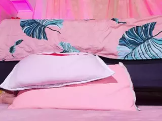 emyli_sw's Live Sex Cam Show