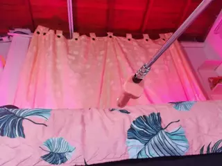 emyli_sw's Live Sex Cam Show