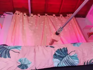 emyli_sw's Live Sex Cam Show
