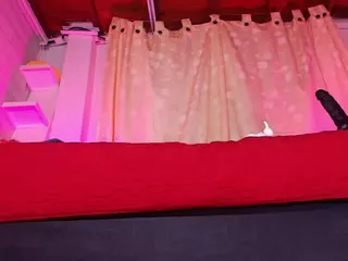 emyli_sw's Live Sex Cam Show