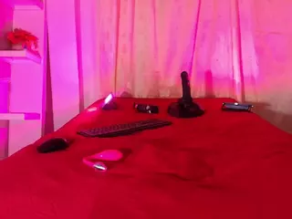 emyli_sw's Live Sex Cam Show