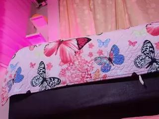 emyli_sw's Live Sex Cam Show