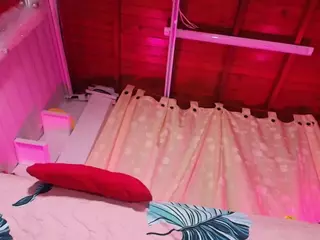 emyli_sw's Live Sex Cam Show