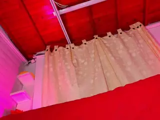 emyli_sw's Live Sex Cam Show