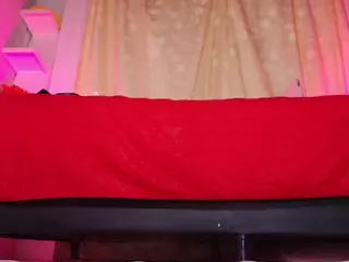 emyli_sw's Live Sex Cam Show