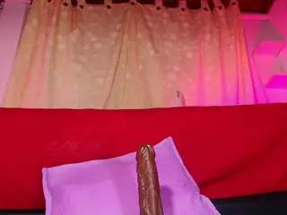 emyli_sw's Live Sex Cam Show