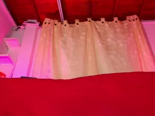 emyli_sw's Live Sex Cam Show