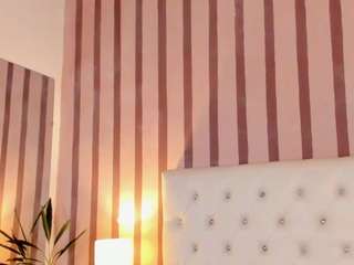 Live cam show with Mia_Stones