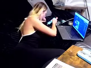 1800fu's Live Sex Cam Show