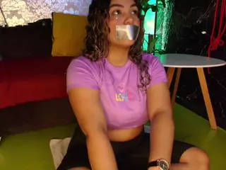 pamelaevanns's Live Sex Cam Show