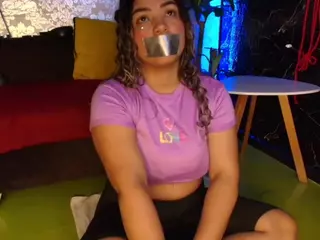 pamelaevanns's Live Sex Cam Show