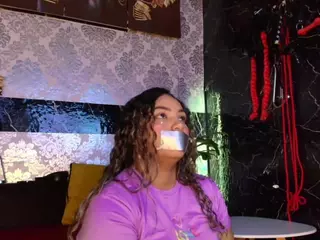 pamelaevanns's Live Sex Cam Show