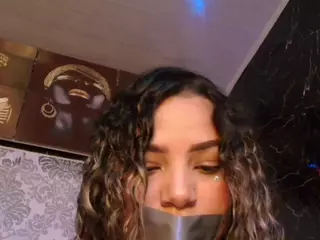 pamelaevanns's Live Sex Cam Show