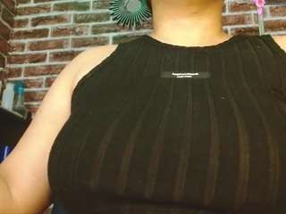 Live cam show with pamelaevanns