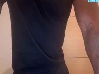 Live cam show with seanmichaels