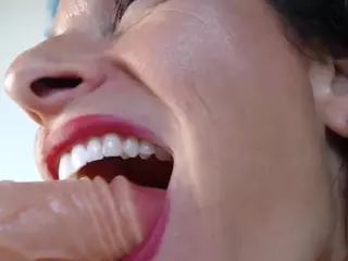 Squirtmania's Live Sex Cam Show