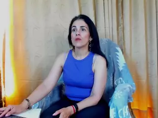 girasol-walton's Live Sex Cam Show
