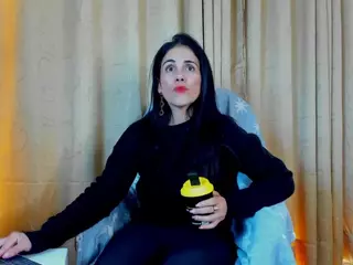 girasol-walton's Live Sex Cam Show