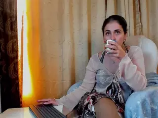girasol-walton's Live Sex Cam Show