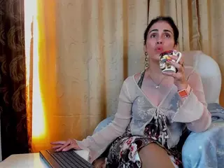girasol-walton's Live Sex Cam Show