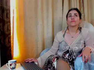 girasol-walton's Live Sex Cam Show