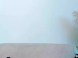 Dezzire's Live Sex Cam Show