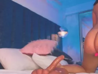 Nayla Potter's Live Sex Cam Show