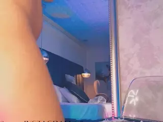 Nayla Potter's Live Sex Cam Show