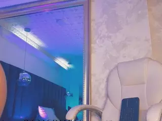 Nayla Potter's Live Sex Cam Show