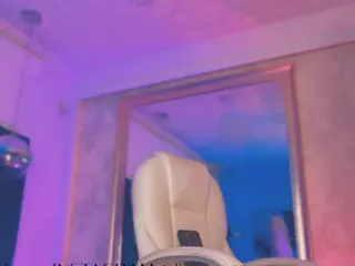 Nayla Potter's Live Sex Cam Show