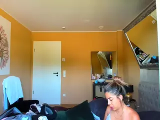 Elianabortt's Live Sex Cam Show