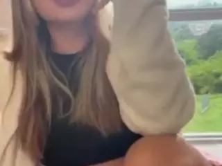 lindaVega's Live Sex Cam Show