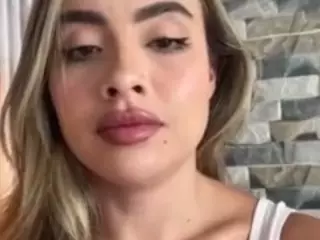 lindaVega's Live Sex Cam Show