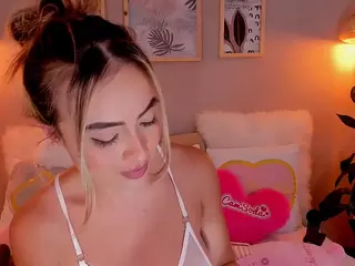 lindaVega's Live Sex Cam Show