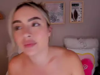 lindaVega's Live Sex Cam Show