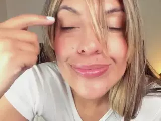sunrisee's Live Sex Cam Show