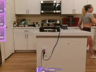 blondiewithanass's Live Sex Cam Show