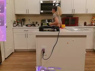 blondiewithanass's Live Sex Cam Show