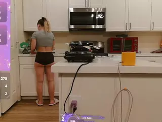 blondiewithanass's Live Sex Cam Show