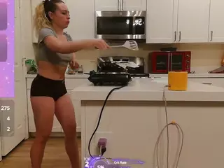 blondiewithanass's Live Sex Cam Show