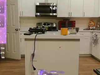 blondiewithanass's Live Sex Cam Show