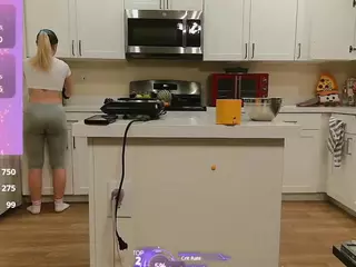 blondiewithanass's Live Sex Cam Show